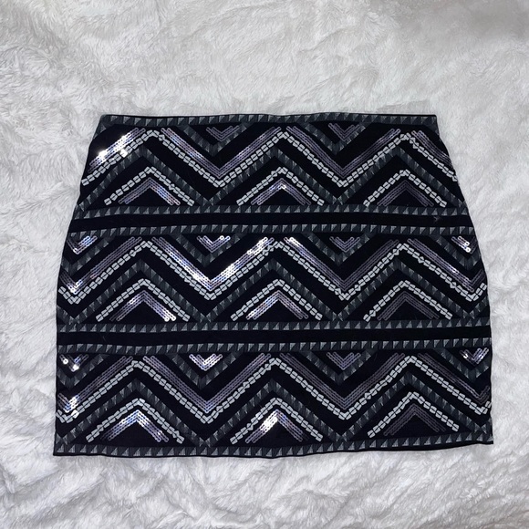Express Sequined Miniskirt (M) - Picture 3 of 3